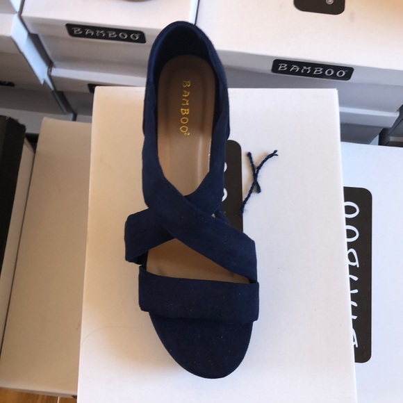 NEW 5.5 Blue Espadrille Sandals - Picture 3 of 4